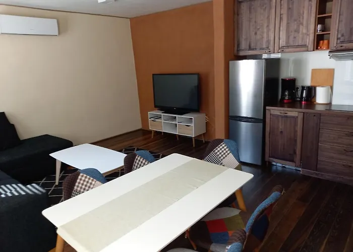 Puhkemaja Yellow Center