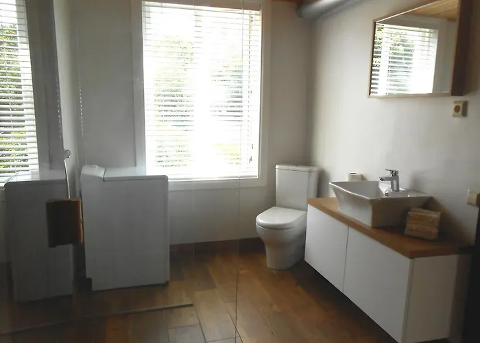 Yellow Center Puhkemaja