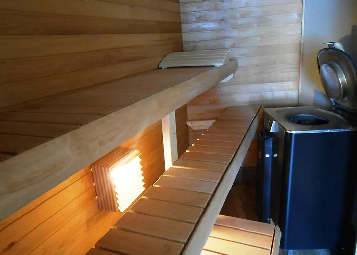 Puhkemaja Yellow Center *